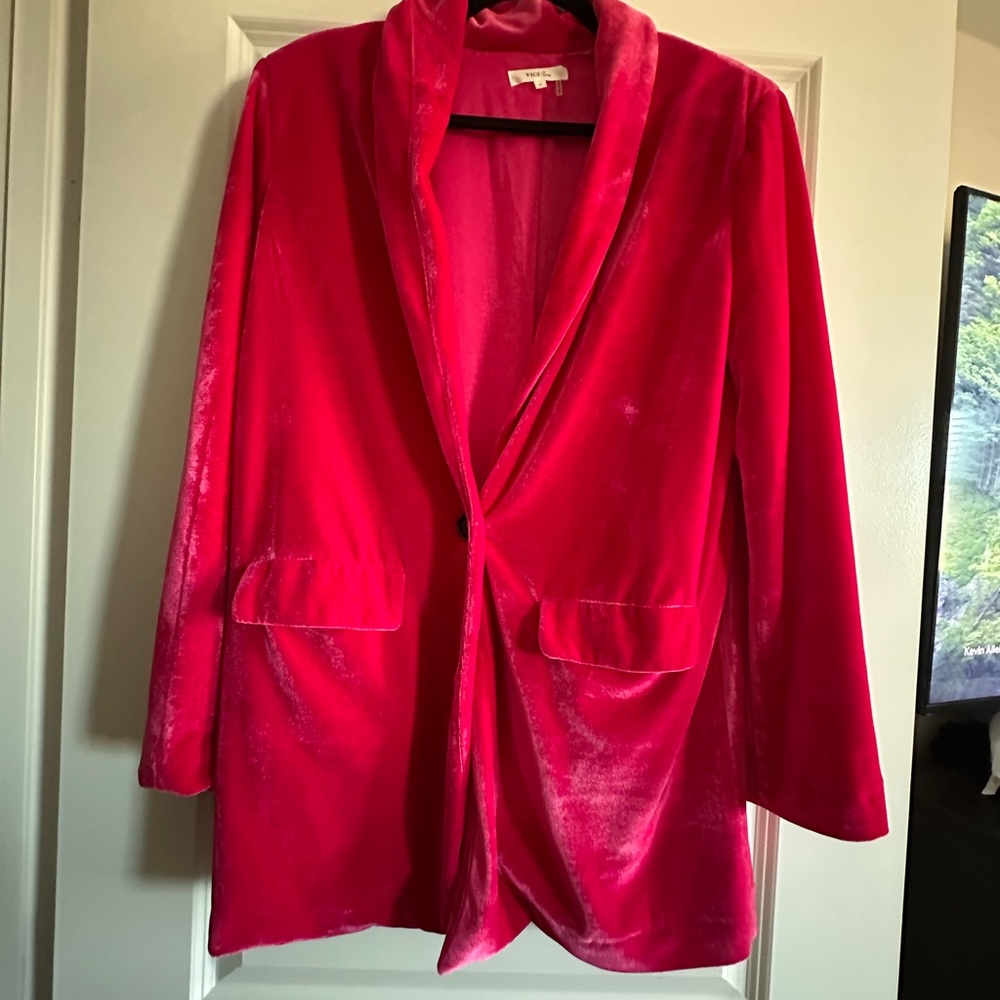 Vici x Gina Elegant Velvet Women's Jacket in Vibrant fuchsia